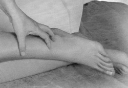 Cómo hacer un masaje para ayudar los pies