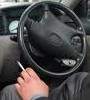 ¿Es conveniente conducir fumando?