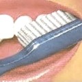 �No lavarse los dientes causa mal aliento?