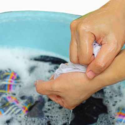 Ventajas de lavar ropa a mano