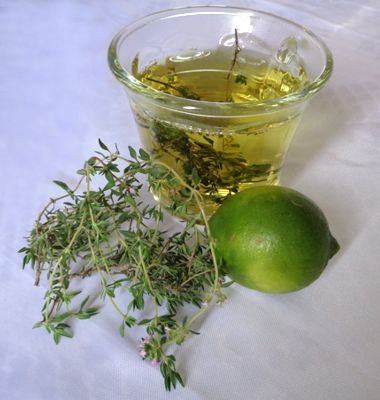 Beneficios del té de tomillo con limón y miel para la tos, gripe, dolor de garganta